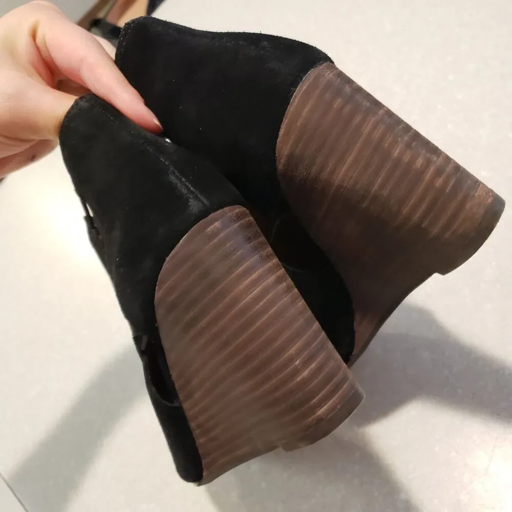Lucky Brand Women's Reevas Black Suede Side Cutout Peep Toe Wedge Booties Sz 10M